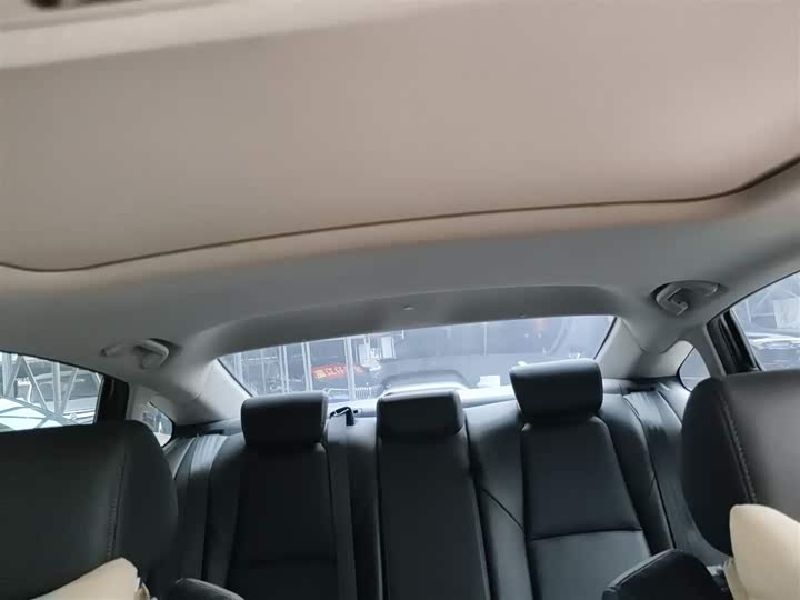 Фото 18 - Honda Accord