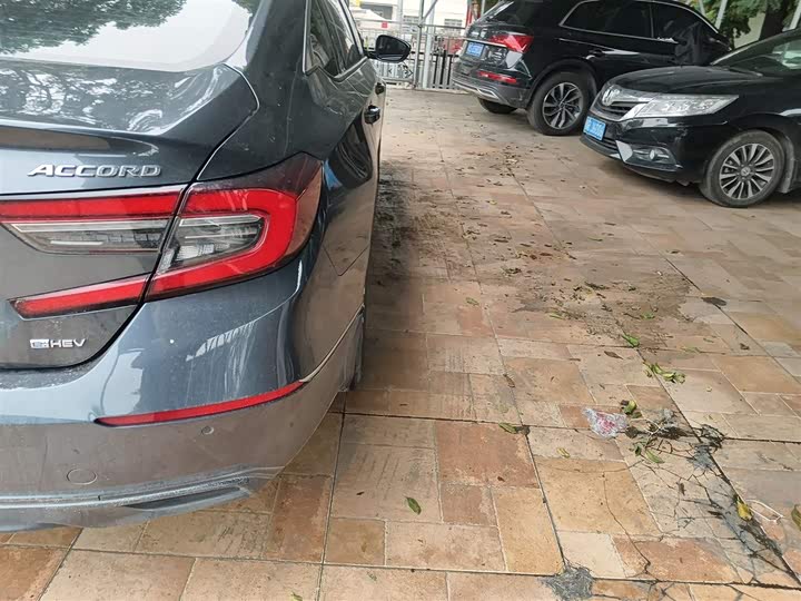 Фото 8 - Honda Accord