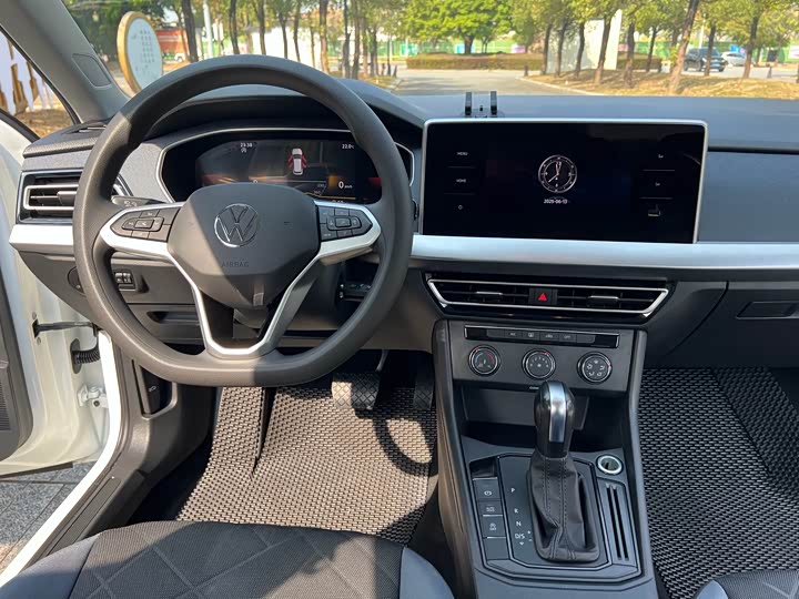 Фото 10 - Volkswagen Lavida