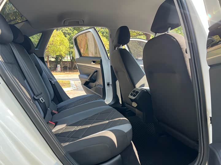 Фото 13 - Volkswagen Lavida