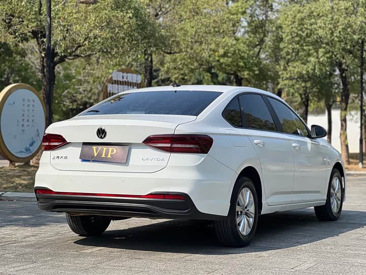 Фото 18 - Volkswagen Lavida