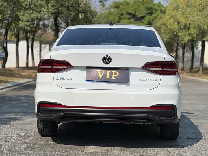 Фото 19 - Volkswagen Lavida