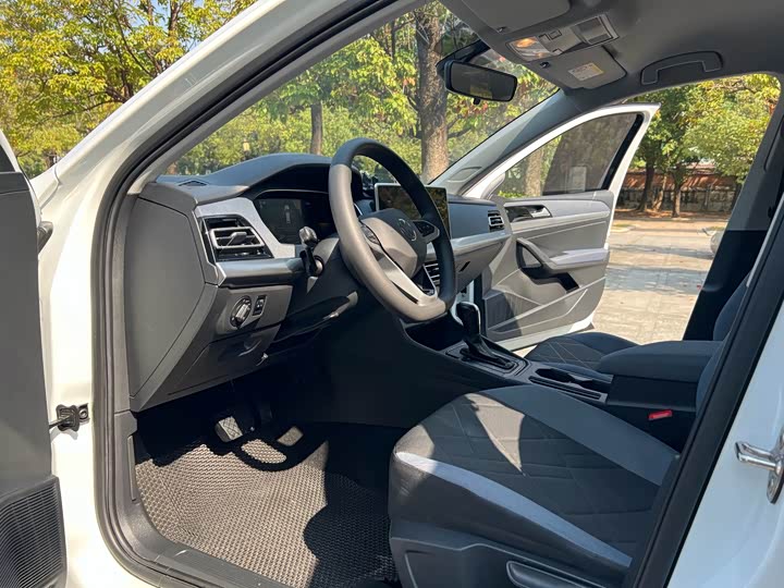 Фото 7 - Volkswagen Lavida