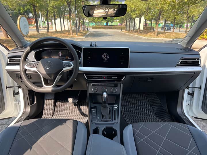 Фото 9 - Volkswagen Lavida