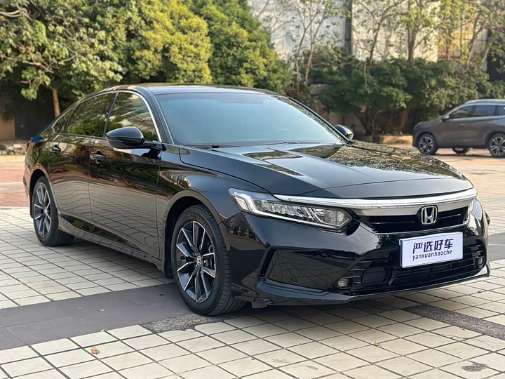 Фото 3 - Honda Inspire