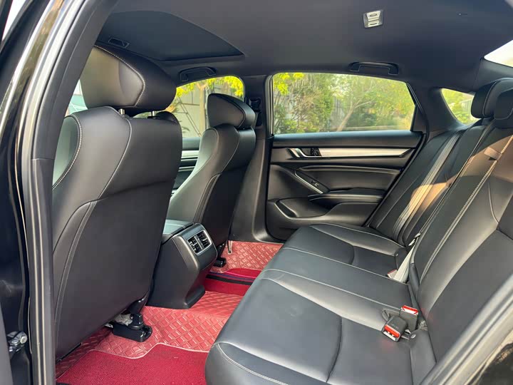 Фото 5 - Honda Inspire