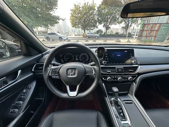 Фото 6 - Honda Inspire