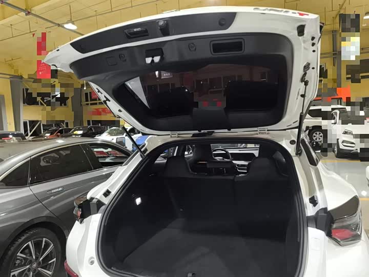 Фото 19 - Changan UNI-T