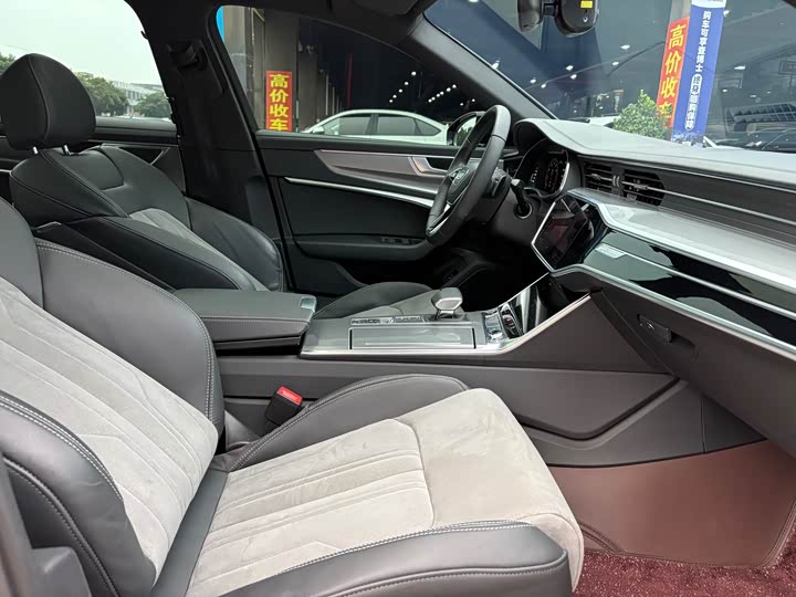 Фото 11 - Audi A6L