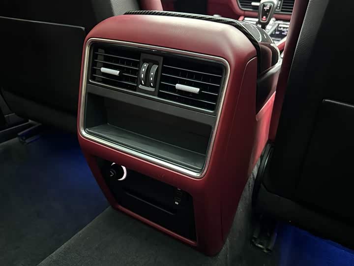 Фото 24 - Porsche Cayenne