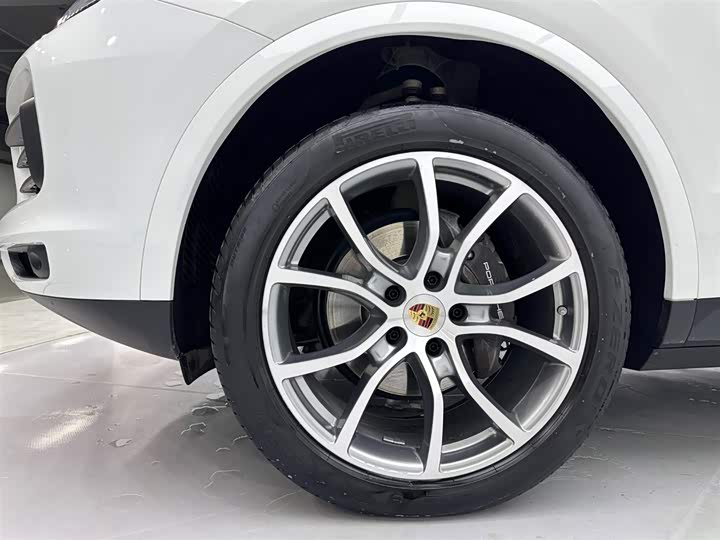 Фото 31 - Porsche Cayenne