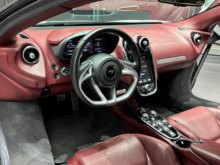 Фото 5 - McLaren GT