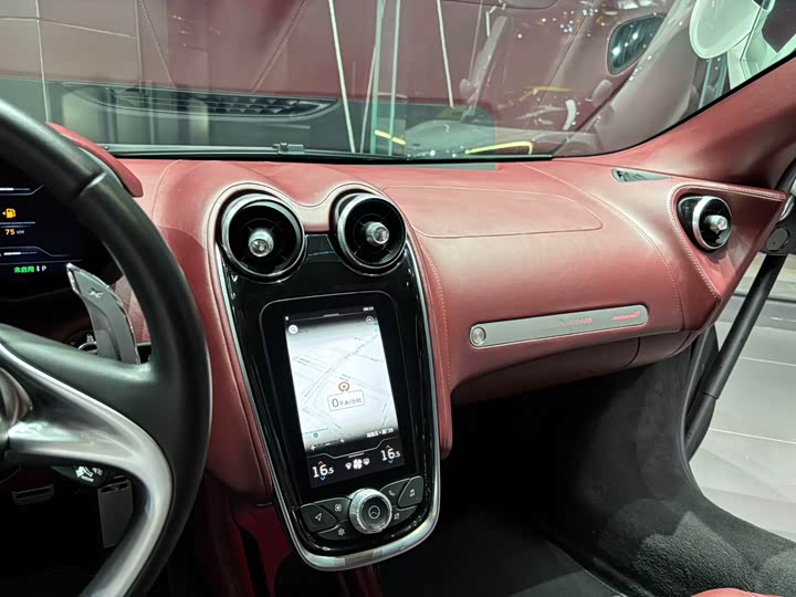 Фото 9 - McLaren GT