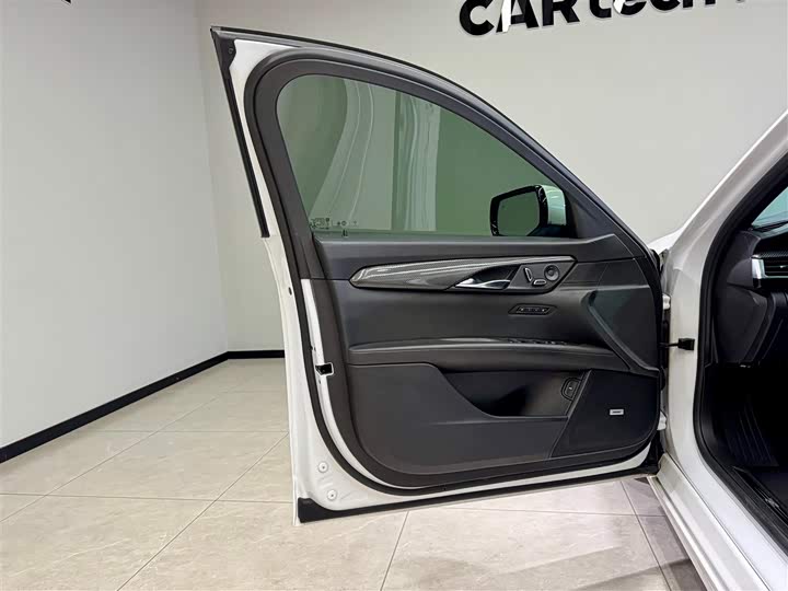 Фото 15 - Cadillac CT6