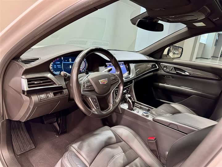 Фото 21 - Cadillac CT6