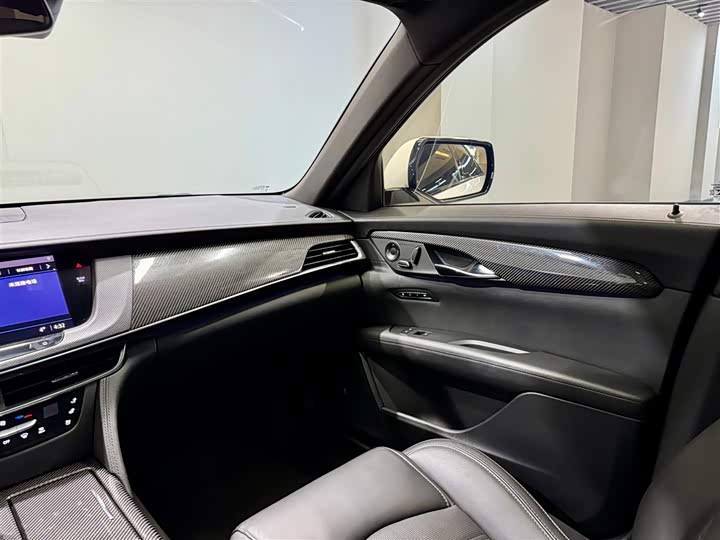 Фото 24 - Cadillac CT6