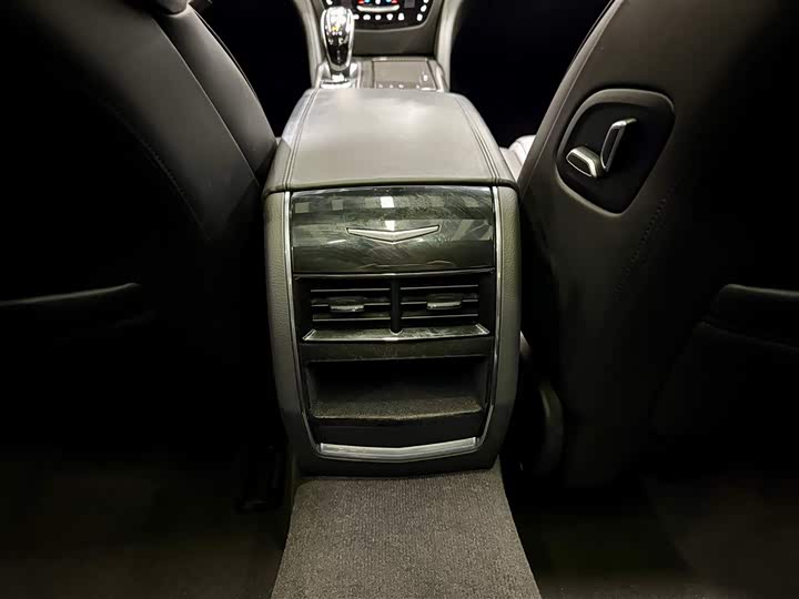 Фото 26 - Cadillac CT6