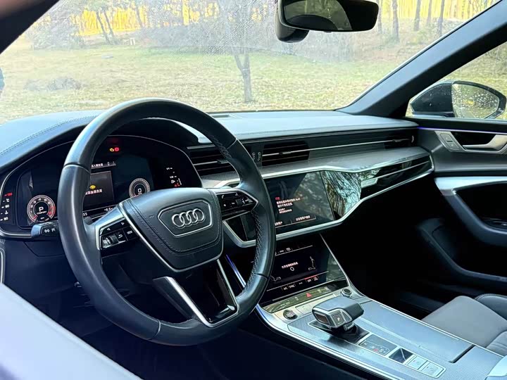 Фото 4 - Audi A6L