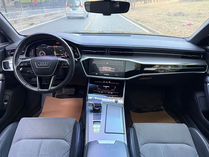 Фото 5 - Audi A6L