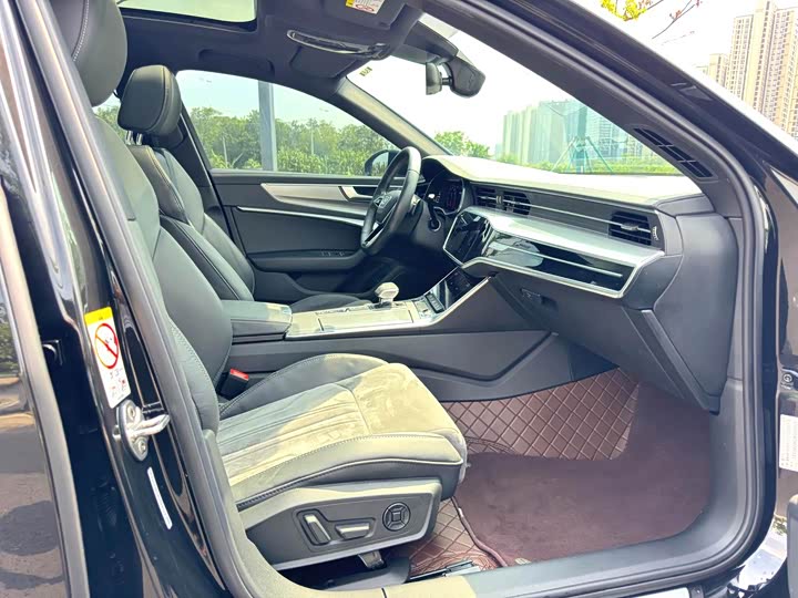 Фото 4 - Audi A6L