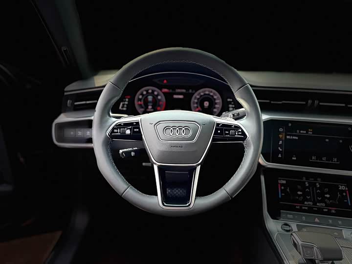 Фото 5 - Audi A6L