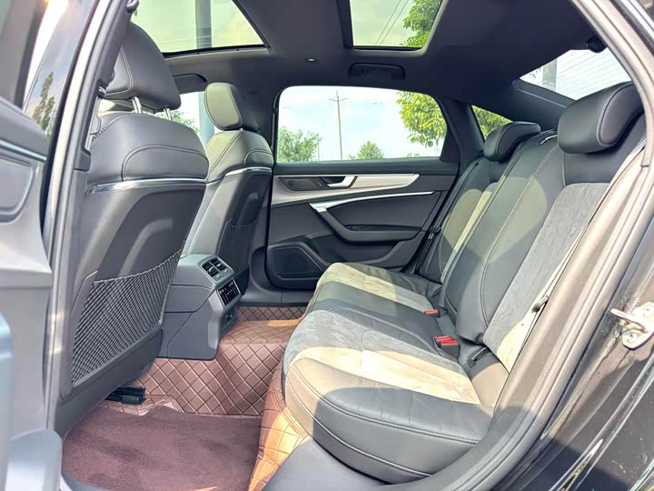 Фото 8 - Audi A6L