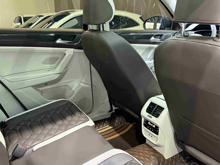 Фото 11 - Volkswagen Tayron