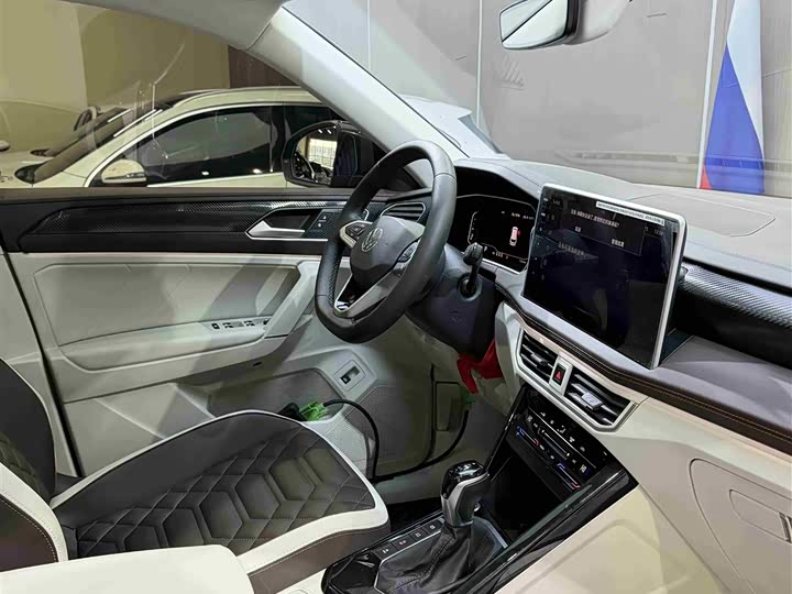 Фото 9 - Volkswagen Tayron