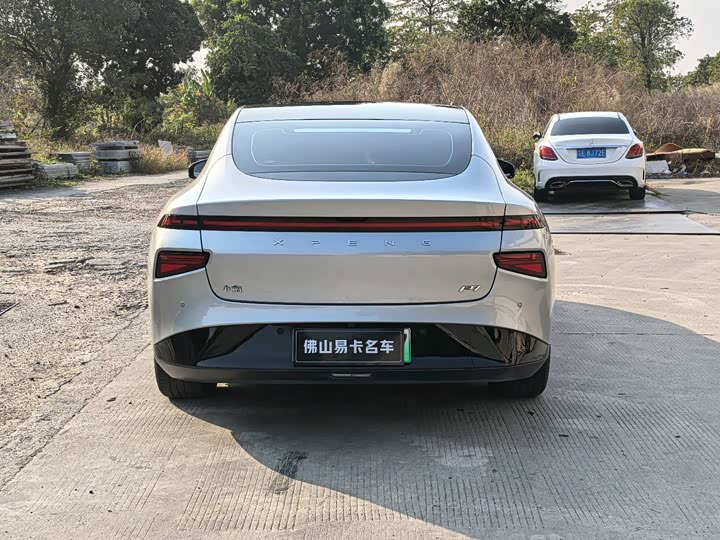 Фото 11 - XPeng P7