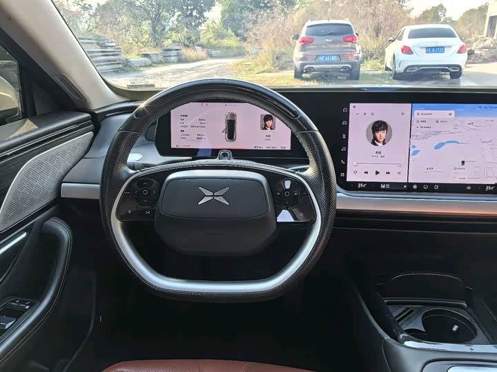 Фото 14 - XPeng P7