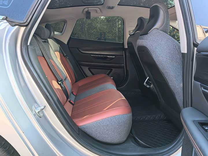 Фото 9 - XPeng P7