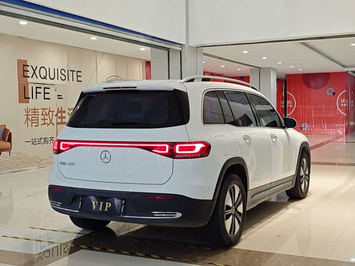 Фото 4 - Mercedes-Benz EQB