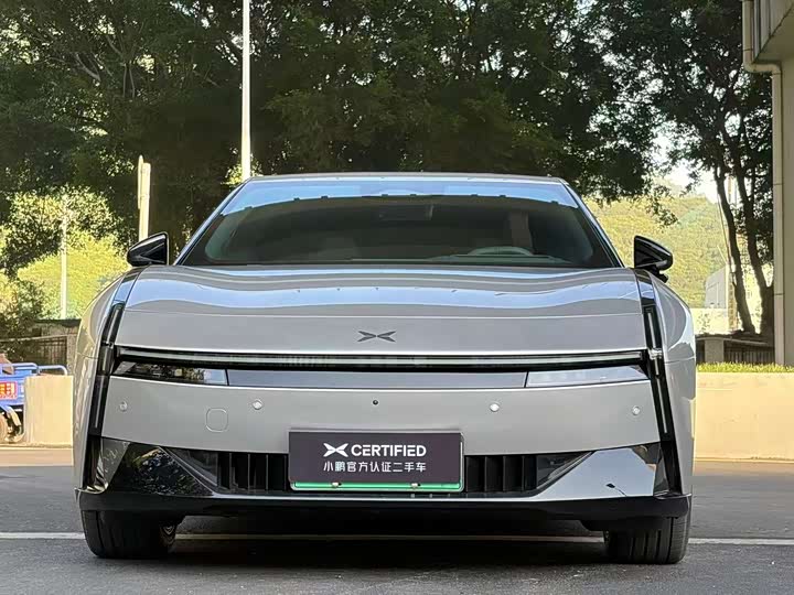 Фото 2 - XPeng P7