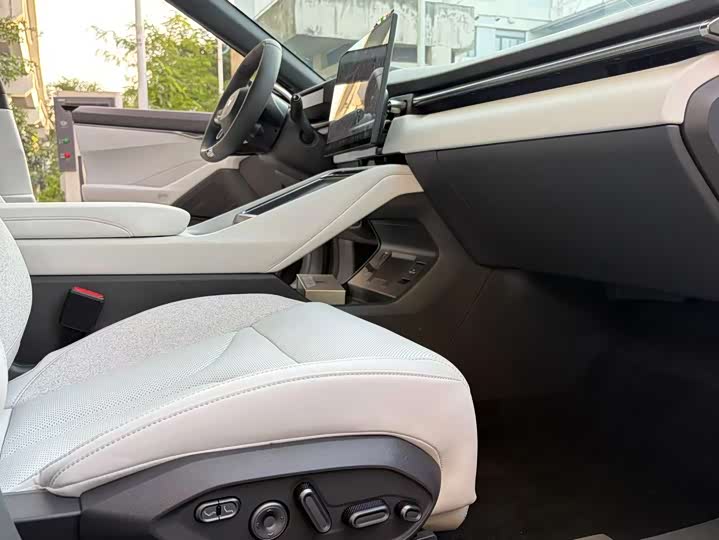 Фото 6 - XPeng P7