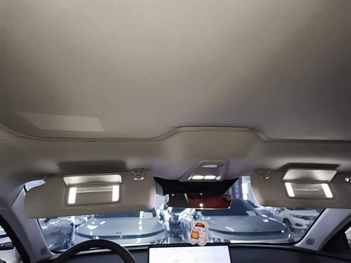 Фото 18 - XPeng Mona M03