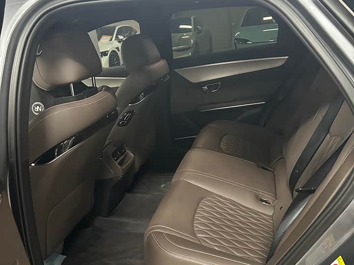 Фото 12 - BYD Han