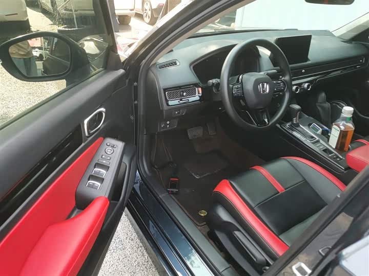 Фото 16 - Honda Civic