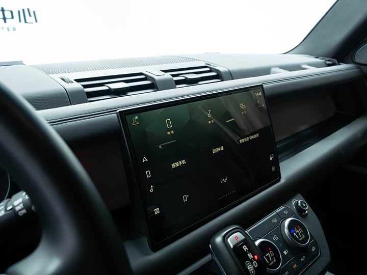 Фото 17 - Land Rover Defender