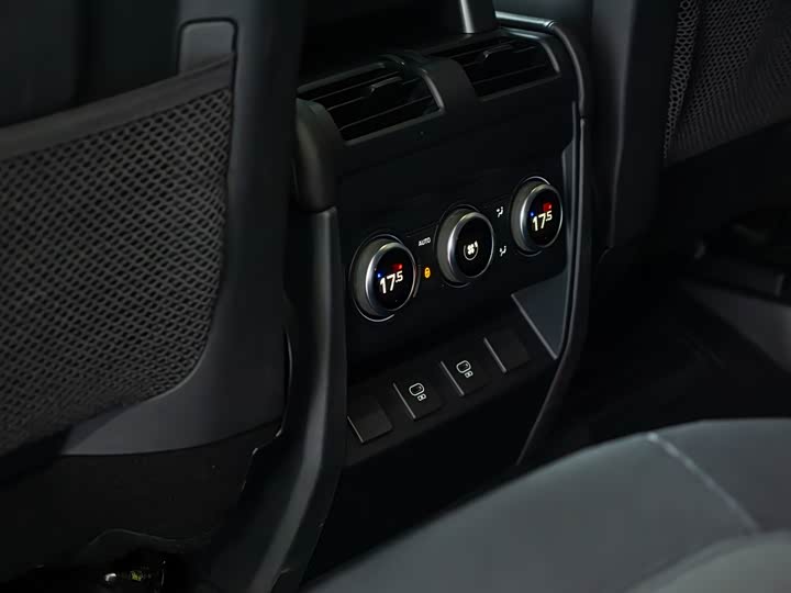 Фото 25 - Land Rover Defender