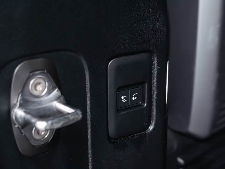 Фото 7 - Land Rover Defender