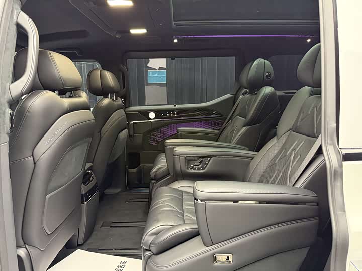 Фото 16 - Zeekr 009