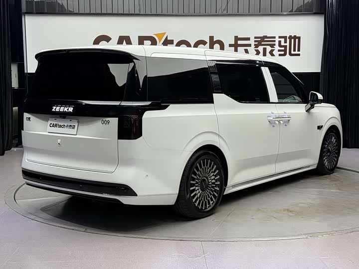 Фото 7 - Zeekr 009