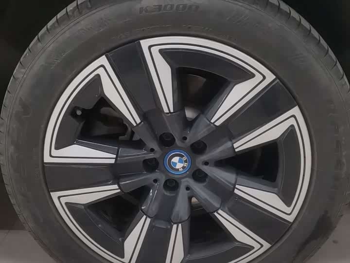 Фото 7 - BMW iX3