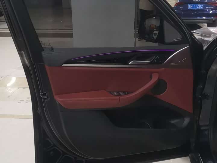 Фото 8 - BMW iX3