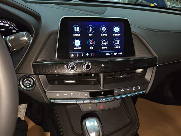 Фото 13 - Cadillac CT4