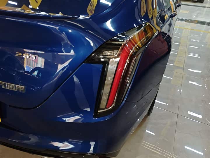 Фото 8 - Cadillac CT4