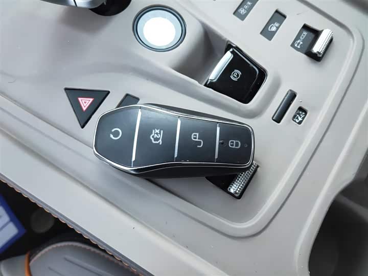 Фото 11 - BYD Yuan Plus