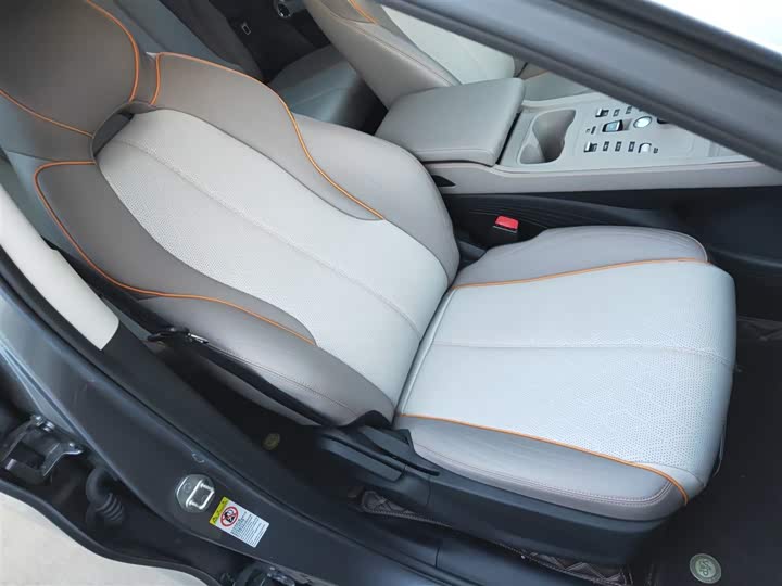 Фото 17 - BYD Yuan Plus