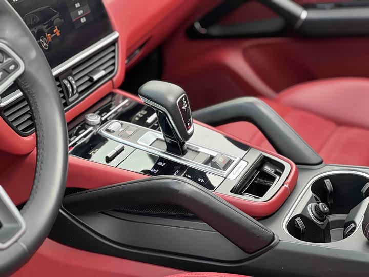 Фото 10 - Porsche Cayenne