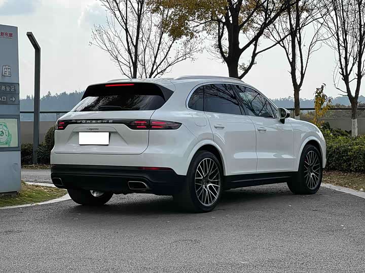 Фото 5 - Porsche Cayenne